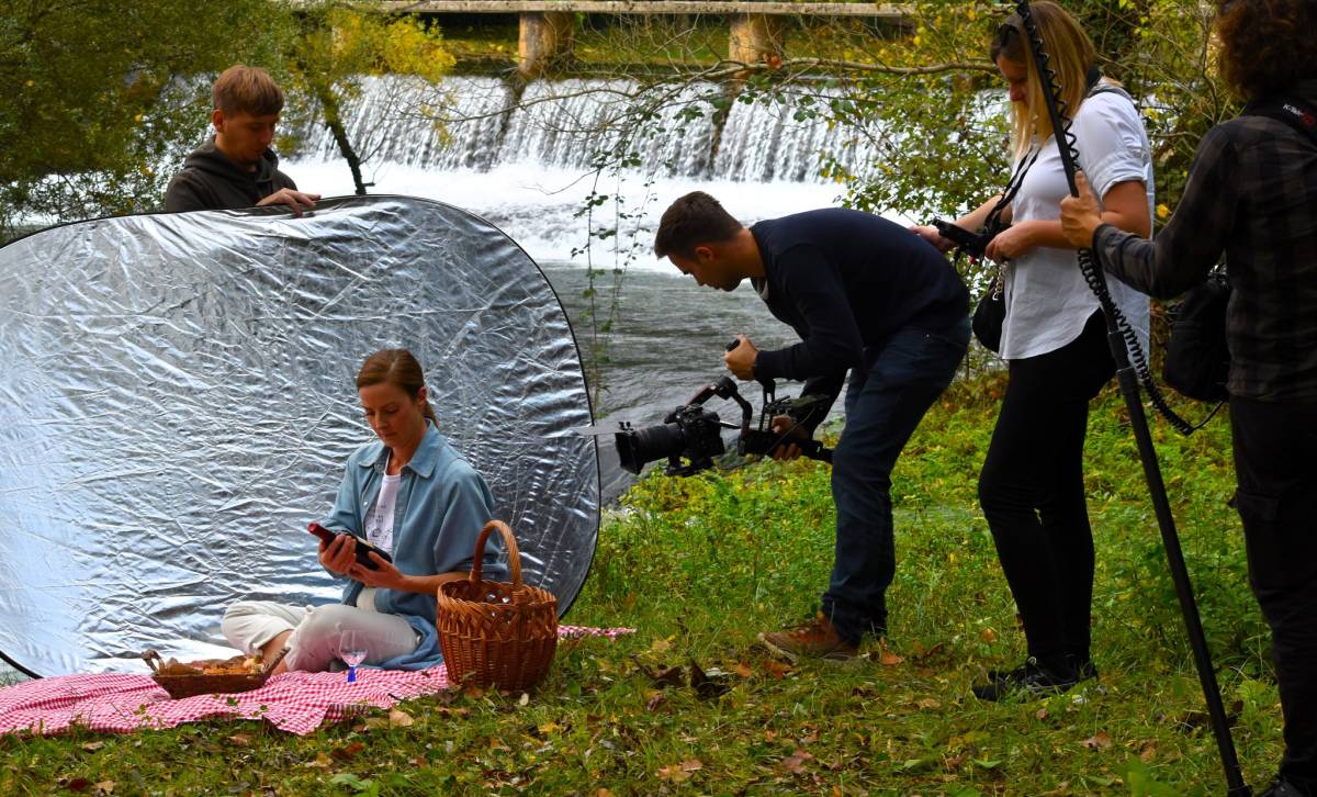 Na HRT1 u televizijskom serijalu Dalmatinska marenda priča iz Sinja