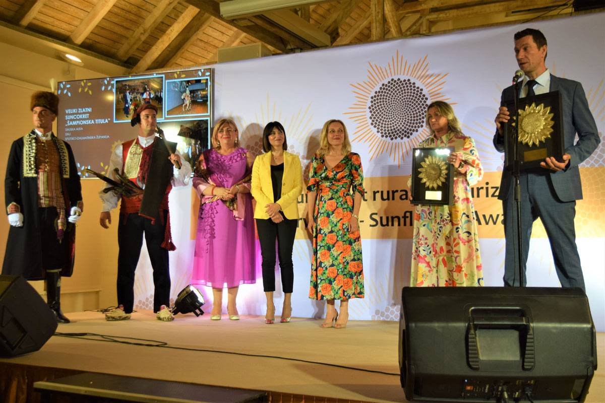 Viteško alkarsko društvo dobitnik je nagrade &#039;Suncokret ruralnog turizma 2020.&#039; - &#039;Veliki zlatni suncokret&#039;